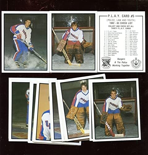 Пълен набор от по хокей на карти Kitchener Рейнджърс 1982/1983 (30) NRMT/MT (Копие) - Хокей карта, без подпис