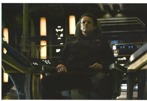 Вселената на Междузвездни Врати Луис Ферейра в ролята на полковник Евърет Йънг на моста на Съдбата в Близък