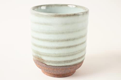 Mino фаянс Японска керамика Yunomi Chawan Чаена чаша с Млечно бяла глазура в зелена ивица произведено в Япония